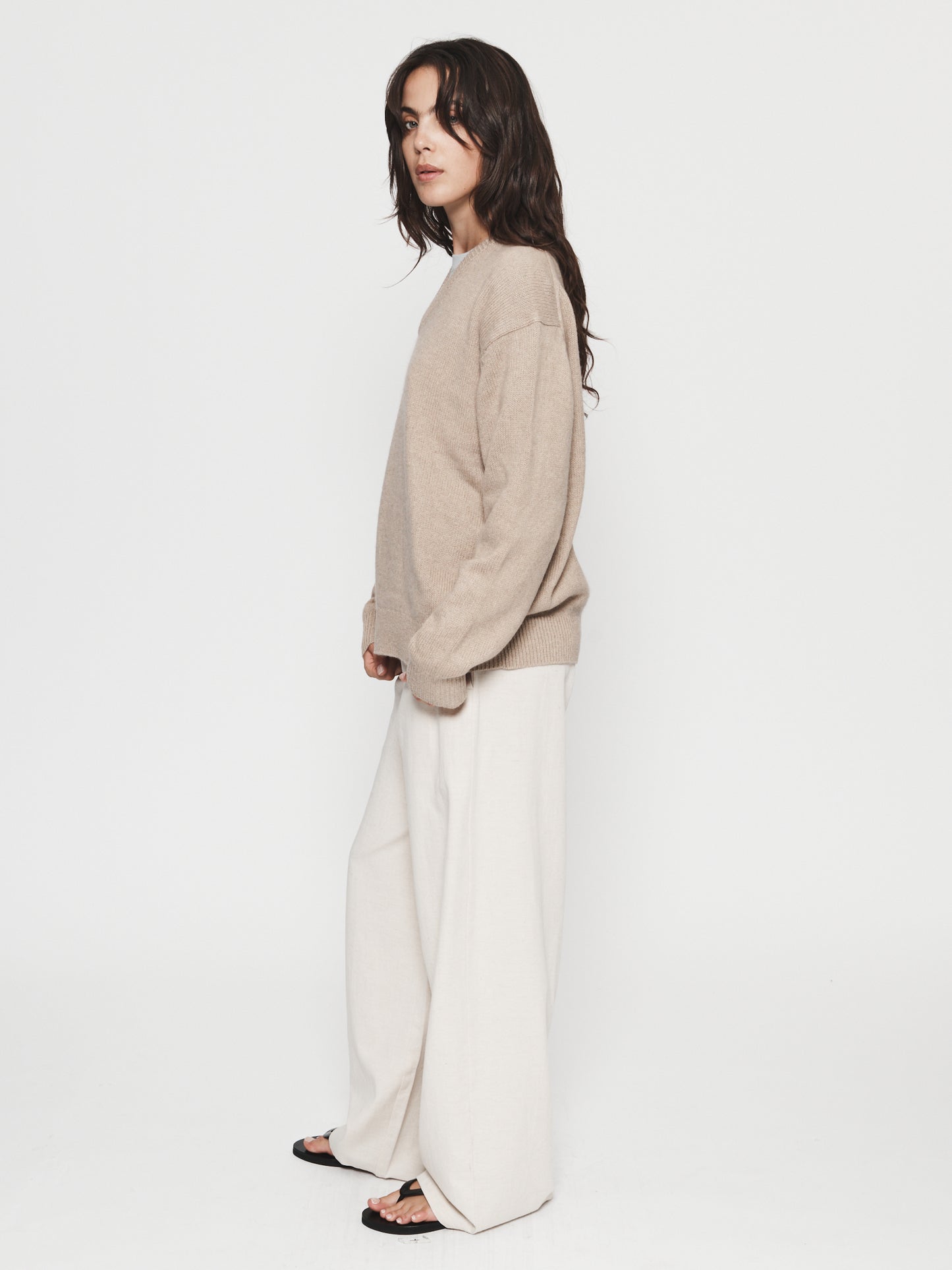 Oversized V-Neck Sand
