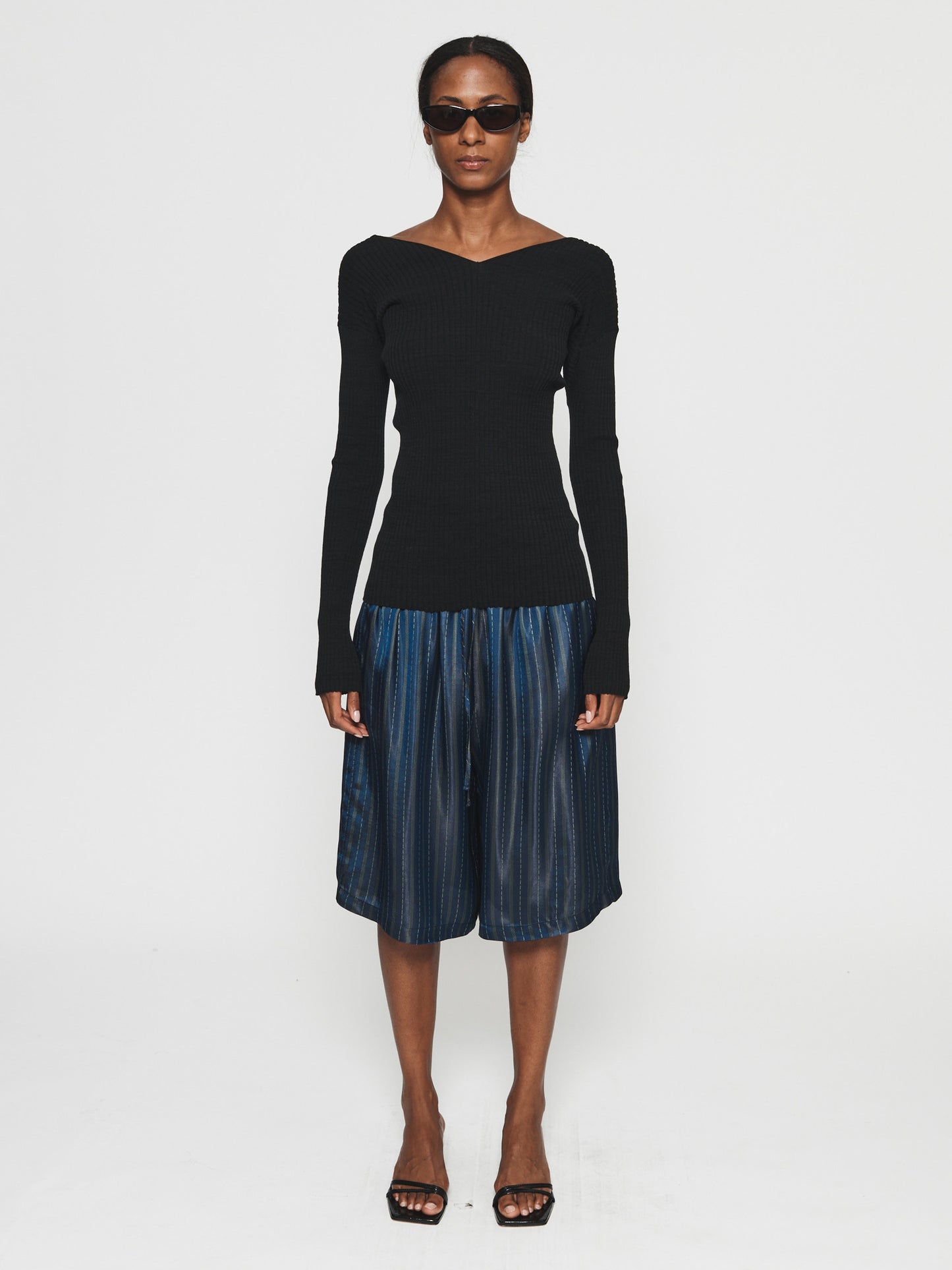 Ribbed Double-V Top Black