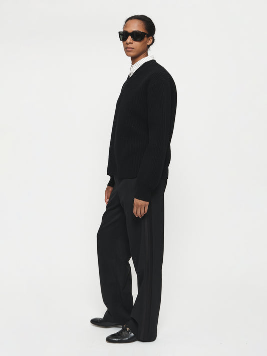 Angled Rib V-Neck Black