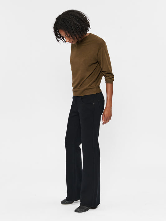 Elbow V-Neck Ebony