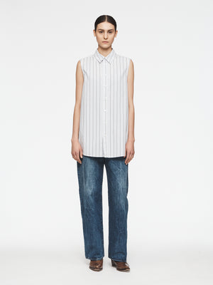 Sleeveless Buttondown Shirt in Light Blue/Navy Stripe