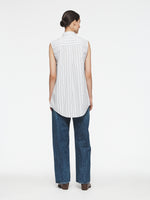 Sleeveless Buttondown Shirt in Light Blue/Navy Stripe