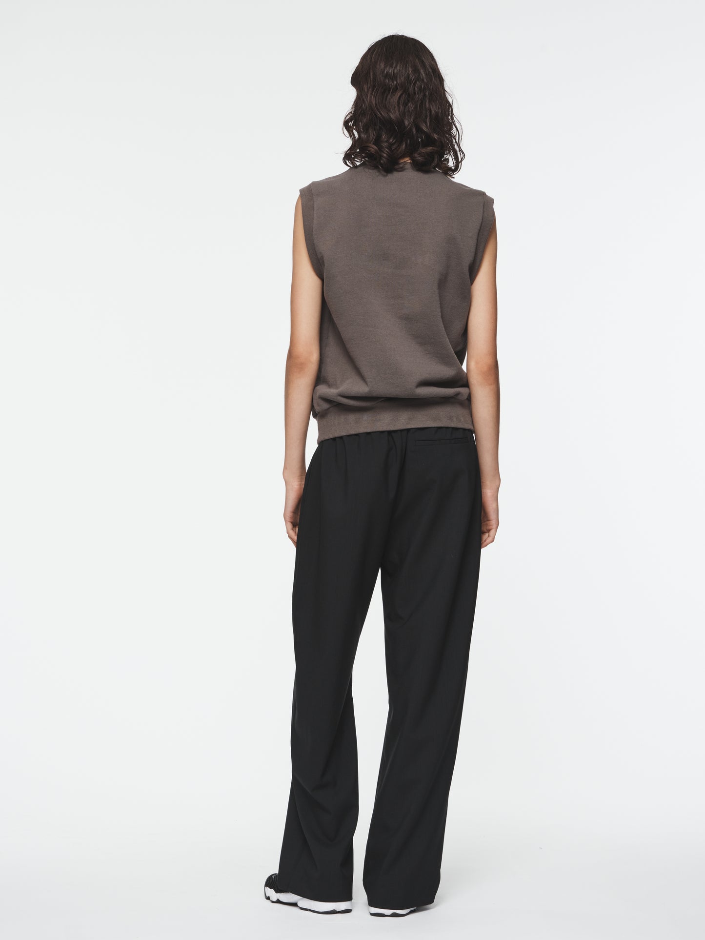 Sleeveless Sweatshirt in Washed Bark