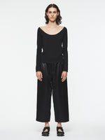 Cropped Pull-on Pant in Black
