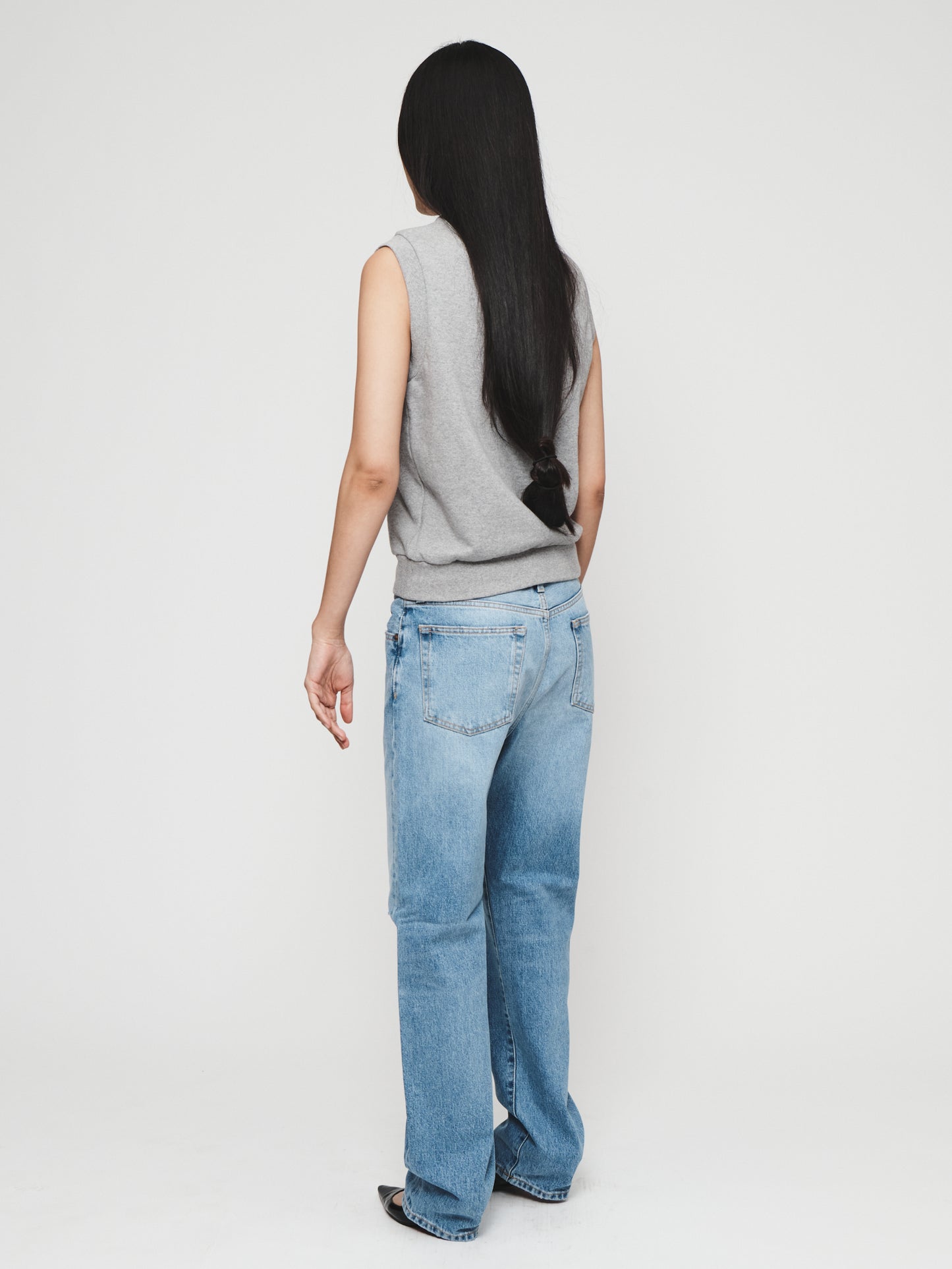 Sleeveless Sweatshirt in Heather Grey