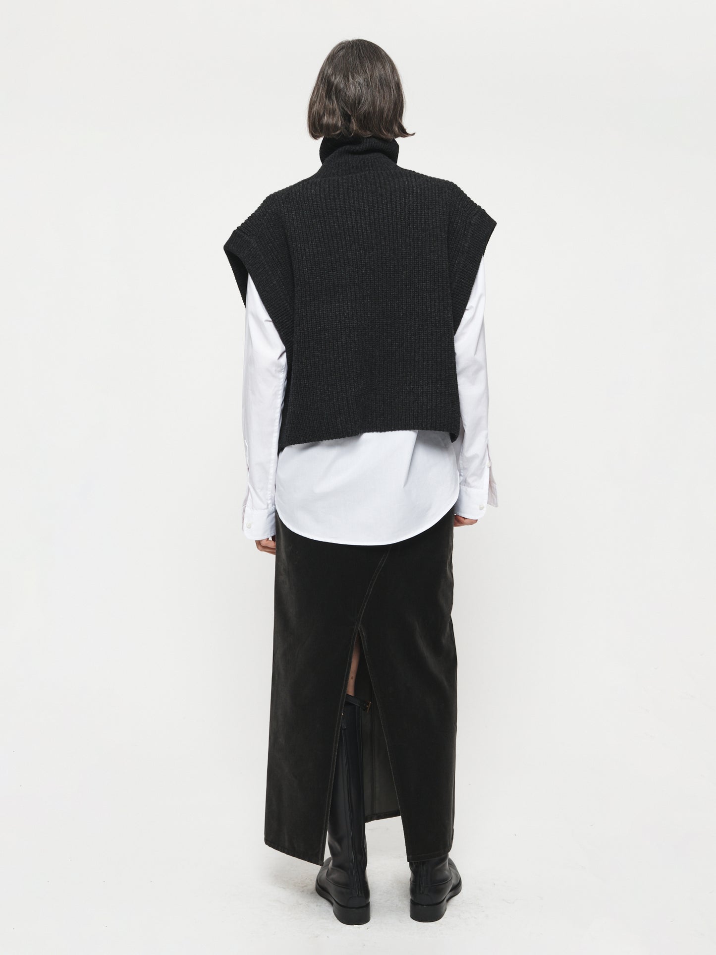 T-Neck Vest Charcoal