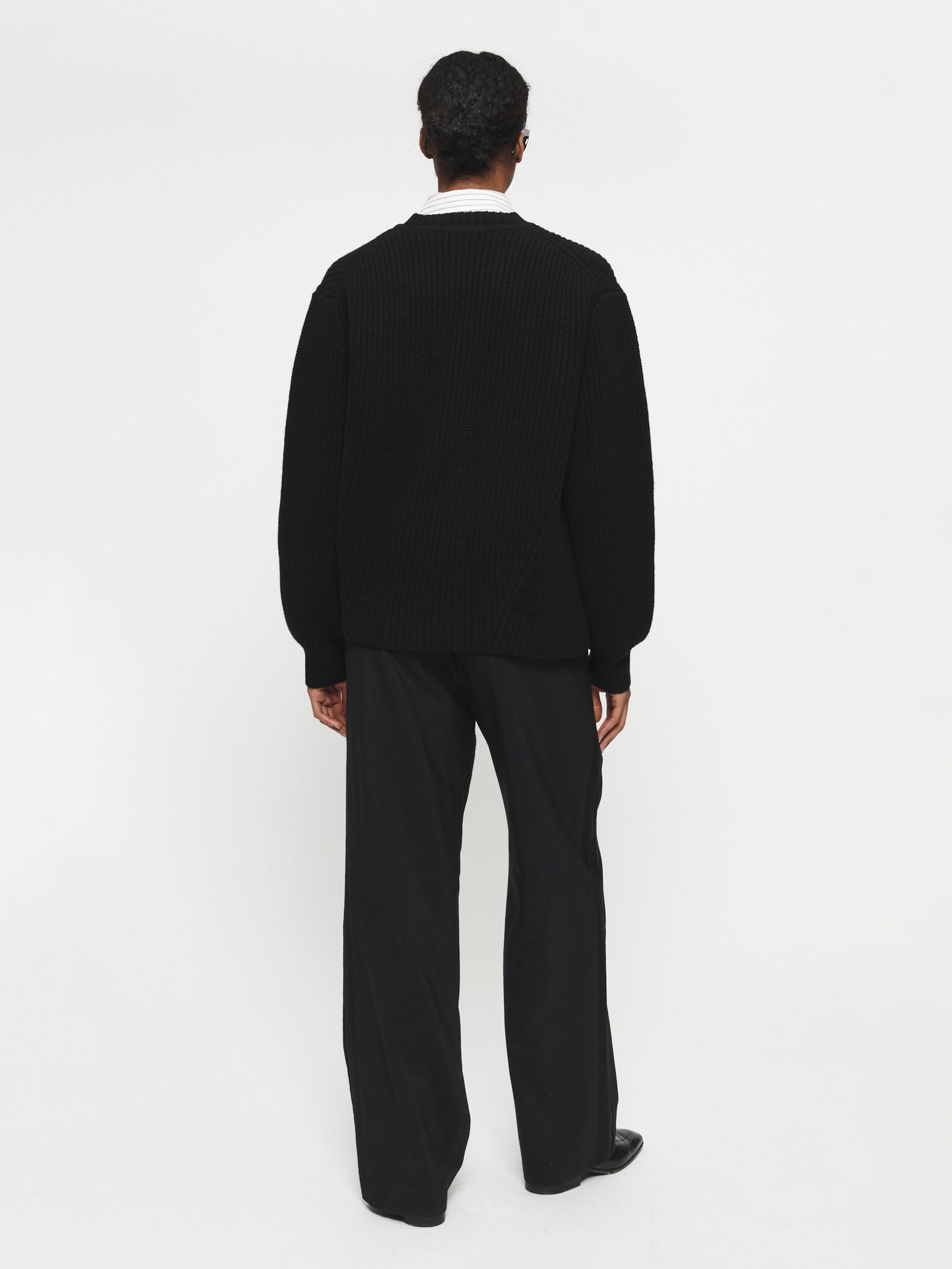 Angled Rib V-Neck Black