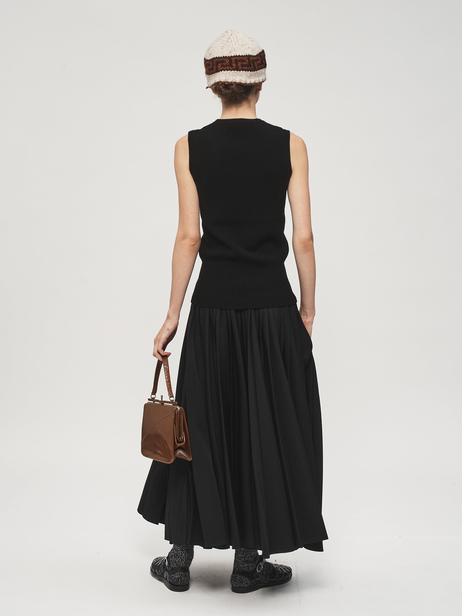 cccmalie  Uネックベスト　black U Neck Vest Black – 6397