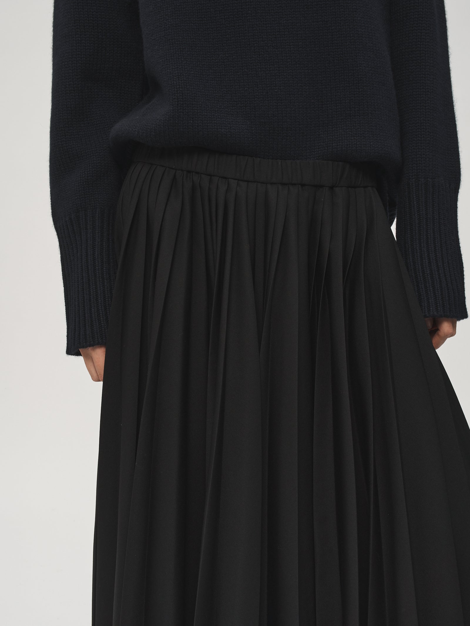 Pull-On Pleated Skirt Black – 6397