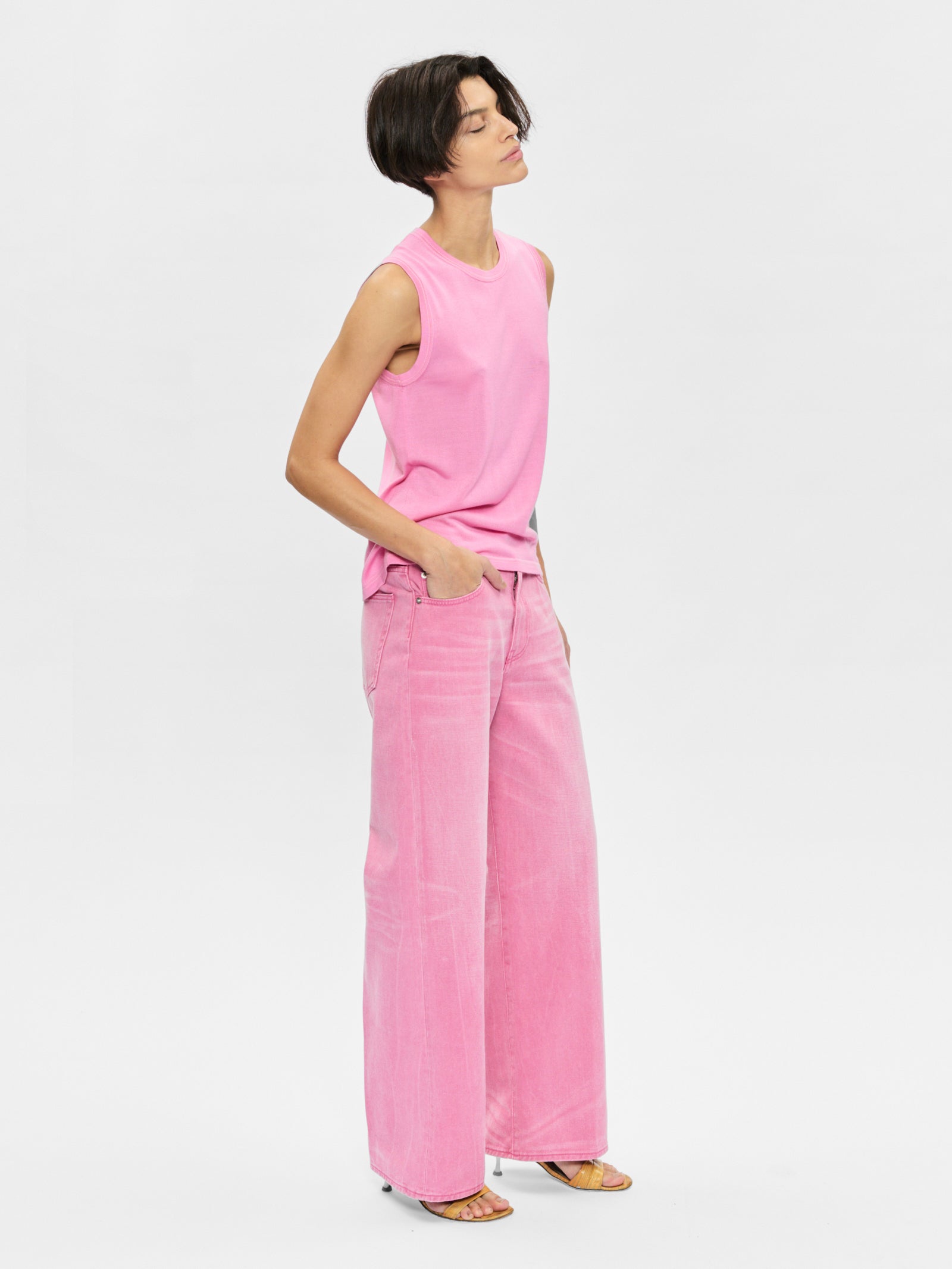 Wide Jean Orchid – 6397