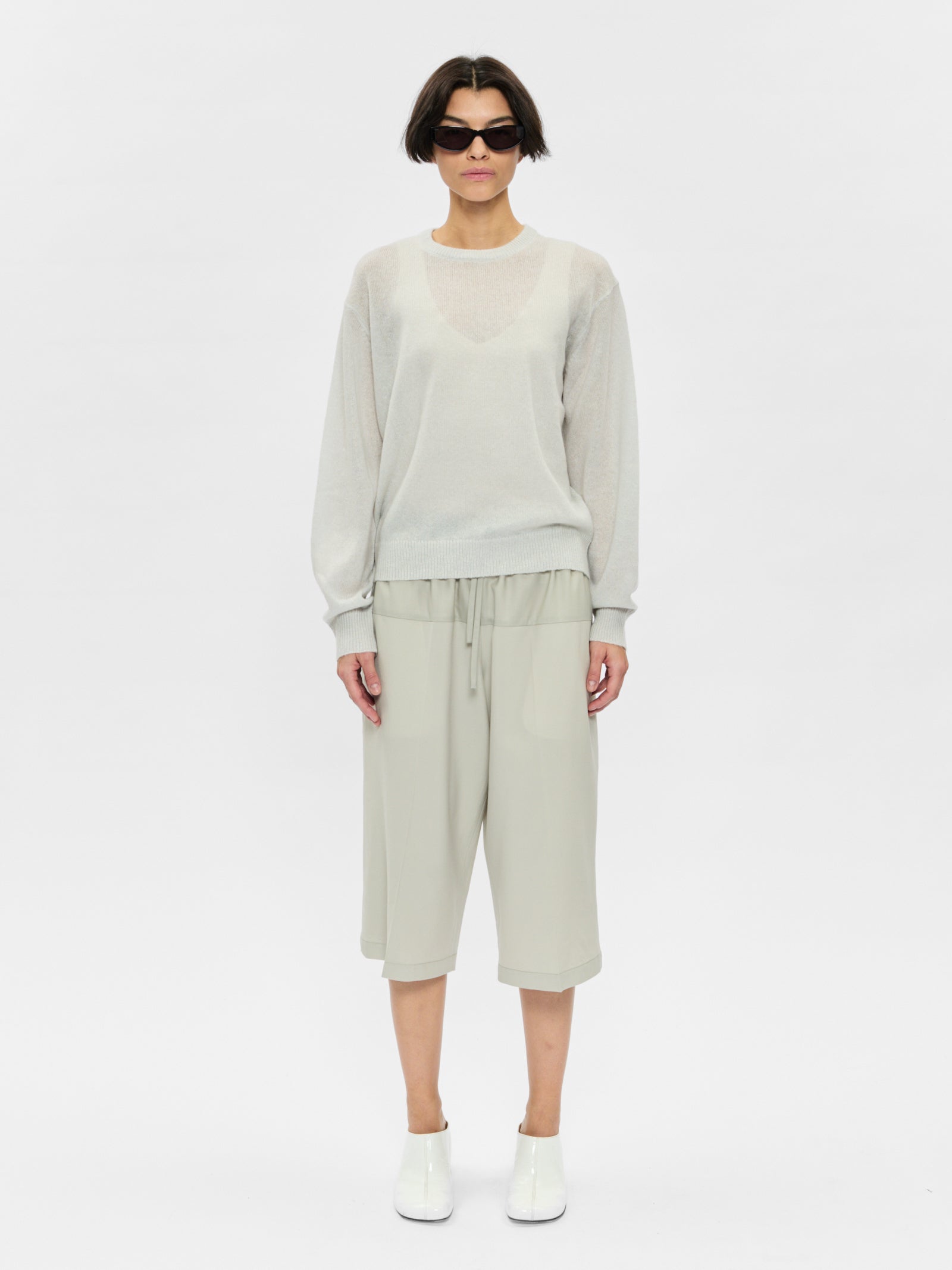 6397 - Ready to wear womens collection of essentials