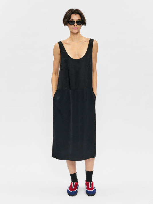 Weighted Scoop Dress Jet