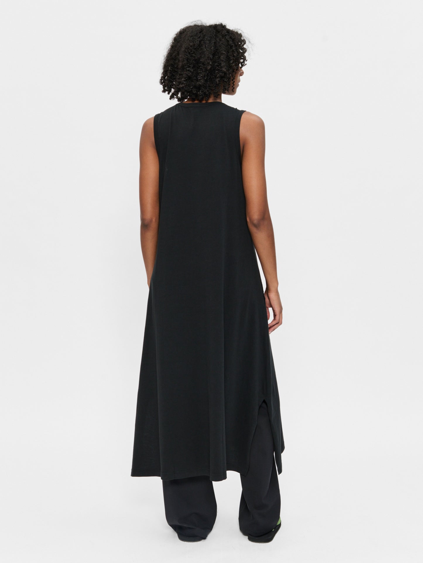Sleeveless Dress in Jet Black