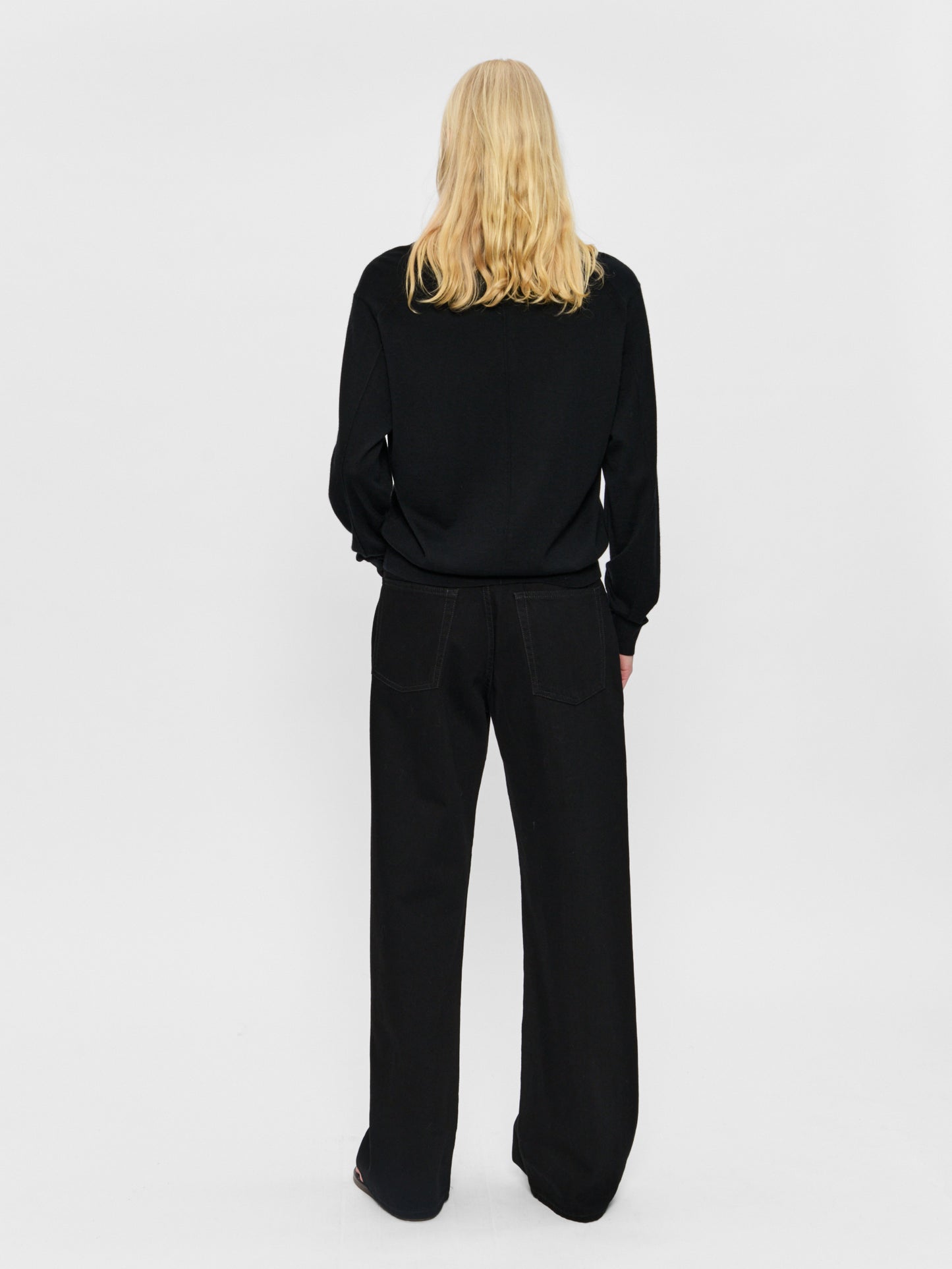 Wide Jean in Stay Black
