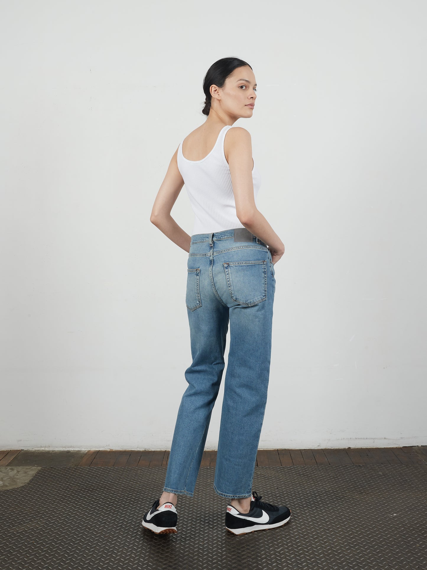 495 Jean in Stone Wash Blue
